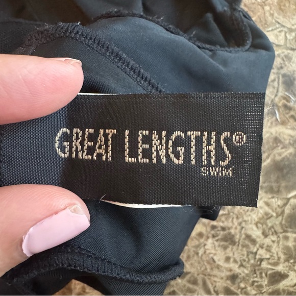 Great Lengths Swimsuit One-Piece Size 8 Solid Black Ruffle Front Classic - Picture 5 of 8